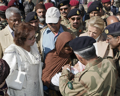 Secretary-General, President of Pakistan Observe Child Victims of October Earthquake