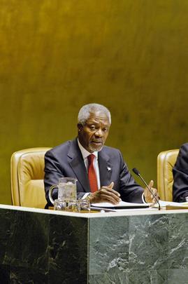 Annan Addresses General Assembly Meeting to Set Up Emergency Relief Fund