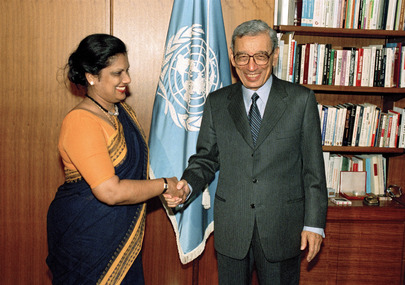 Secretary-General Greets President of Sri Lanka