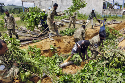 UNMIL Assists in Repairing Road in Voinjama, Liberia