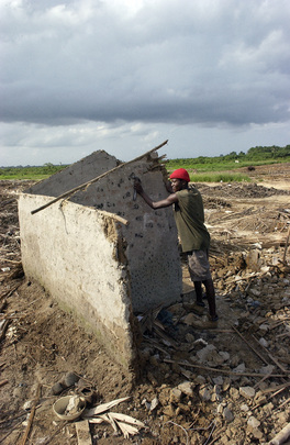 Liberians Leave Temporary Shelters for Home