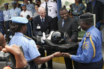 Congolese Police Force Receives Gift at Formation Ceremony