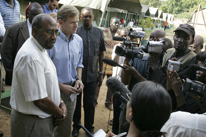 Humanitarian Affairs Chief Holds Joint Press Conference in Sudan