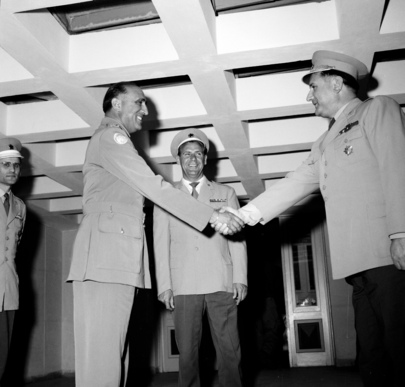 Yugoslav General Visits UN Emergency Force