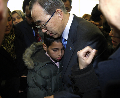 Secretary-General Meets Family of Bombing Victims in Algeria