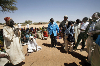 UNAMID Joint Special Representative Addresses Local Community Meeting