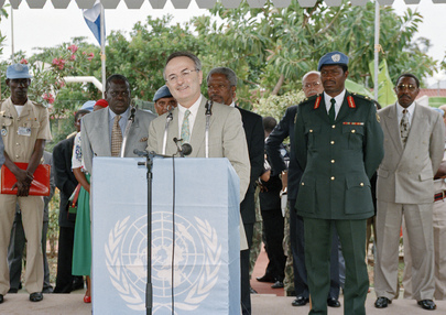 Under-Secretary-General for Peacekeeping Operations Addresses Staff at UNAVEM III in Angola