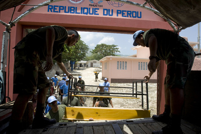 MINUSTAH Peacekeepers Renovate School
