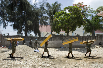 MINUSTAH Peacekeepers Renovate School