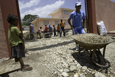 MINUSTAH Peacekeepers Renovate School