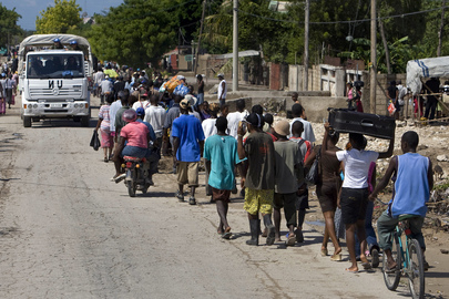 MINUSTAH Delivers Food Supplies to Orphanage