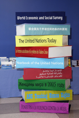 Livros publicados pela ONU, em diversos idiomas. Foto: ONU/Paulo Filgueiras