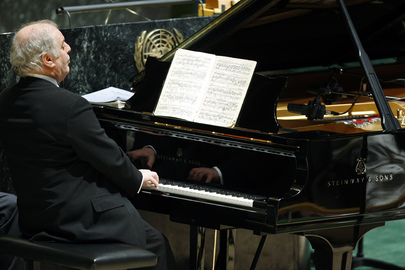 UN Messenger of Peace Performs at Human Rights Anniversary Concert