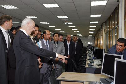 Head of UNAMI Visits Vote Tally Centre