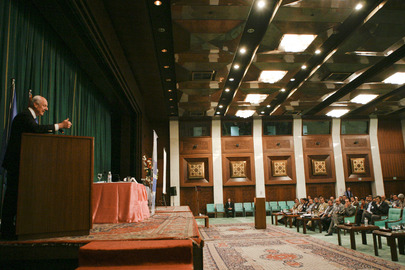 Head of UNAMI Addresses Civil Society Representatives