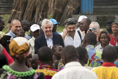 UN Emergency Relief Coordinator Visits IDP Camp