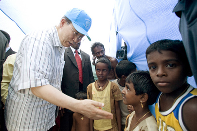 Secretary-General Visits Manik Farm IDP Camp
