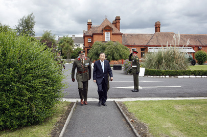Secretary-General en Route to Inspect Irish Honour Guard