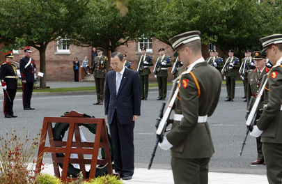 Secretary-General Participates in Wreath-Laying Ceremony