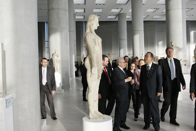Secretary-General Visits Acropolis Museum in Athens