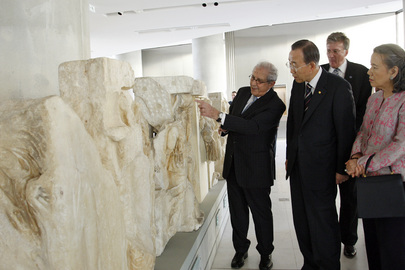Secretary-General Visits Acropolis Museum in Athens