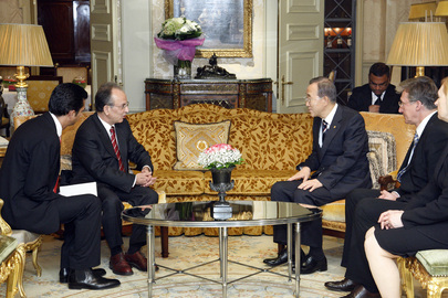 Secretary-General Meets Former President of Greek Parliament