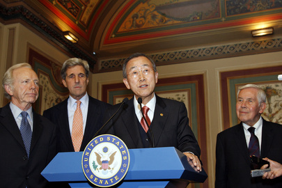 Secretary-General and U.S. Senators Brief Media in Washington