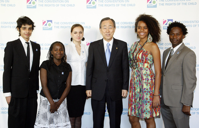 Secretary-General Meets Youth at Convention on Rights of Child Event