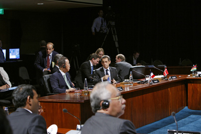 Secretary-General and President of France Attend CHOGM Climate Change Session