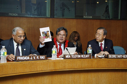 Secretary-General Receives Report of Pacific Commission on AIDS 