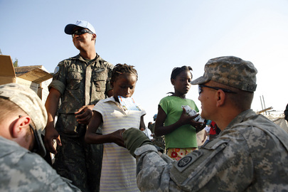 UN and U.S. Army Distribute Food and Water in Haiti