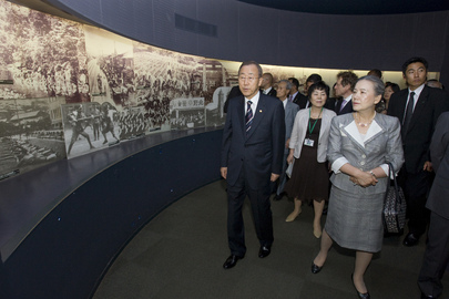 Secretary-General Visits Nagasaki Atomic Bomb Museum