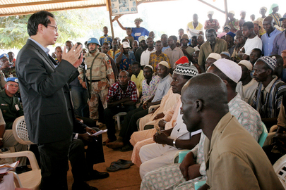 Special Representative for Côte d'Ivoire Visits Center for Displaced in Guiglo