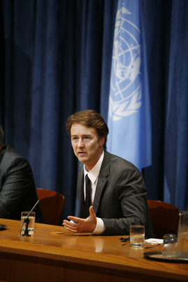 Press Conference on Dangers of Biodiversity Loss