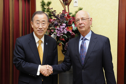 Secretary-General Meets Head of World Economic Forum in Seoul