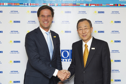 Secretary-General Meets Prime Minister of Netherlands at OSCE Summit
