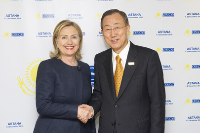 Secretary-General Meets U.S. Secretary of State at OSCE Summit