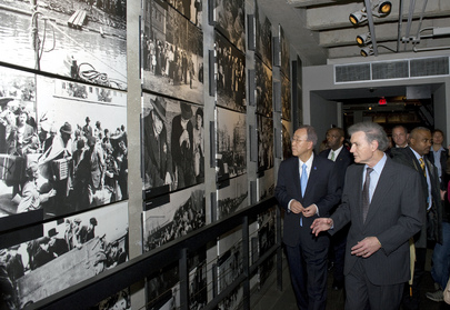 Secretary-General Visits Holocaust Museum in Washington D.C.