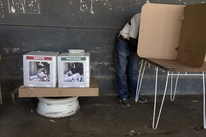 Eleições no Haiti em 2011. Foto: ONU/Logan Abassi 