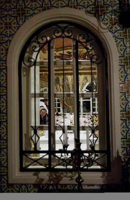 Secretary-General Attends State Dinner in Tunis