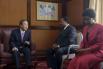 Secretary-General Meets Special Representative for Somalia in Nairobi