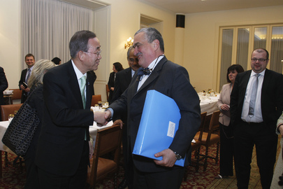 Secretary-General Meets Czech Foreign Minister in Prague