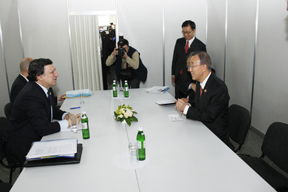 Secretary-General Meets E.U. Commission Chief in Kiev