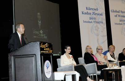 Secretary-General Receives Gender Equality Award