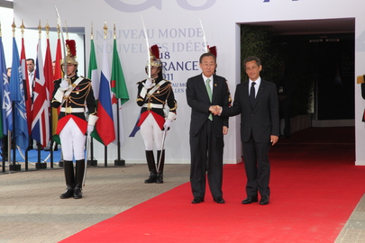Secretary-General Meets French President at G8