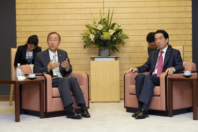 Secretary-General Meets Japanese Prime Minister in Tokyo