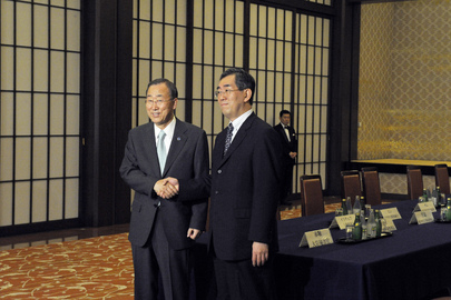 Secretary-General Attends Dinner with Japanese Foreign Minister in Tokyo