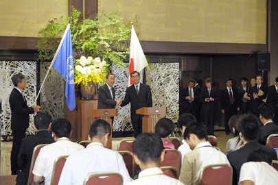 Secretary-General and Japanese Foreign Minister Brief Tokyo Press