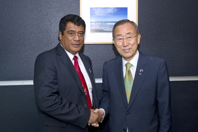 Secretary-General Meets Prime Minister of Tonga in New Zealand