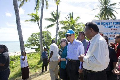 Secretary-General Views Effects of Climate Change on Kiribati